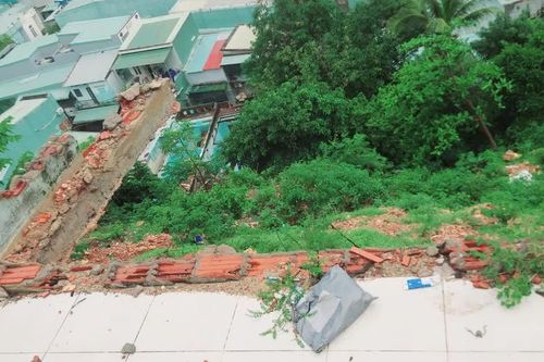 Nỗi lo của người dân nơi 'mưa xuống lại dắt díu nhau đi'