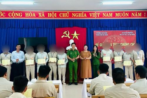 Trao chứng chỉ nghề cho 70 học viên tại Cơ sở Cai nghiện ma túy số 1 Đà Nẵng