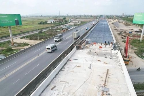 Bảo đảm giải ngân 100% vốn, kiên quyết không lùi tiến độ các dự án giao thông trọng điểm