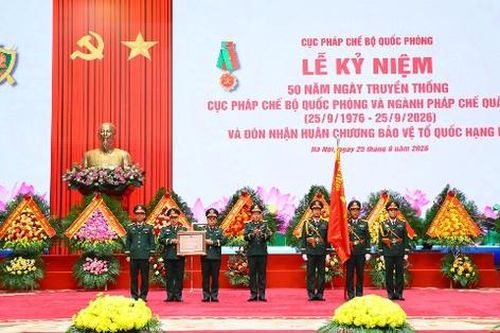Cục Pháp chế Bộ Quốc phòng đón nhận Huân chương bảo vệ Tổ quốc Hạng Ba