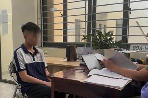 Ném gạch vào người đi đường, nam sinh 17 tuổi bị khởi tố
