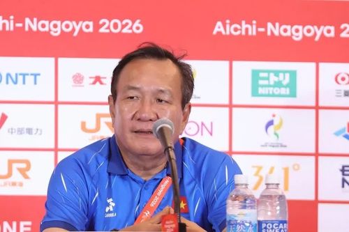 HLV đội tuyển nữ Việt Nam ca ngợi các học trò sau màn thể hiện phi thường trước Trung Quốc