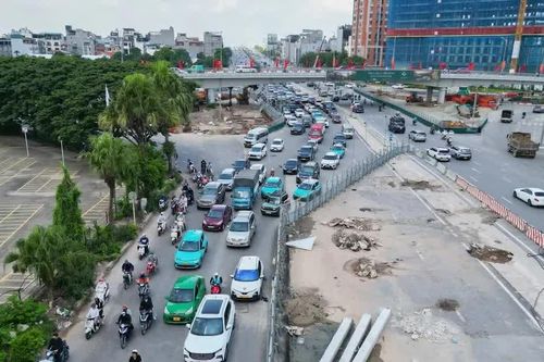 Hà Nội điều chỉnh giao thông trên đường Cổ Linh để thi công hầm chui