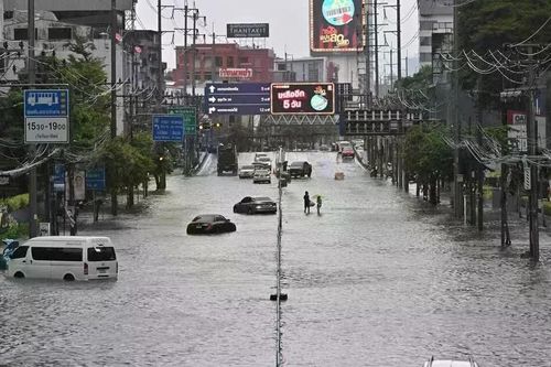 Bangkok chìm trong biển nước, Thái Lan ban bố tình trạng thảm hoạ