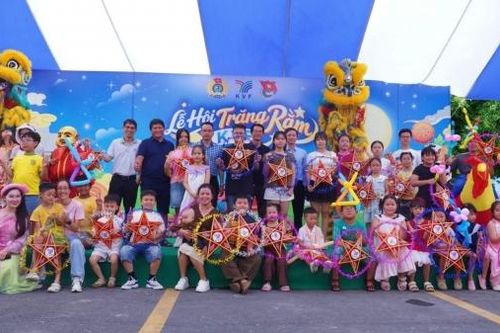 PVCFC chăm lo Tết Trung thu cho con em người lao động