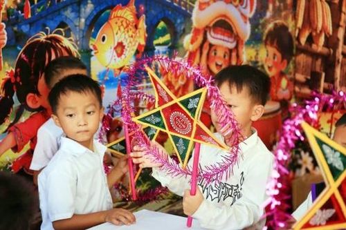 [VIDEO] Ngày hội Trung thu đặc biệt trên vùng cao Phong Thổ