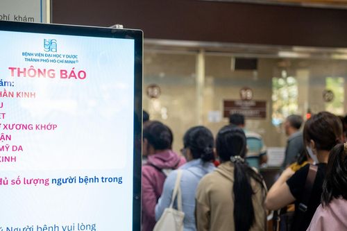 Người dân vất vả khi khám BHYT, Bệnh viện Đại học Y dược TPHCM nói gì?