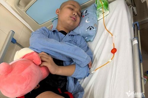 Mắc ung thư xương, cậu bé 11 tuổi hỏi mẹ: 'Liệu con có chết không?'