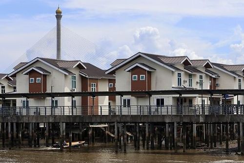 Ngôi làng 'Venice phương Đông', hơn 13.000 người sống giữa sông nước