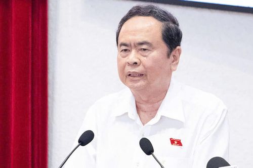 Chủ tịch Quốc hội: TPHCM cần tăng trưởng mạnh mẽ hơn nữa