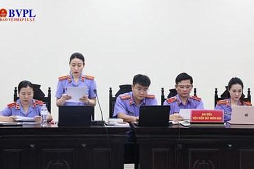 Viện kiểm sát luận tội các bị cáo đưa, nhận và môi giới hối lộ trong vụ sữa giả