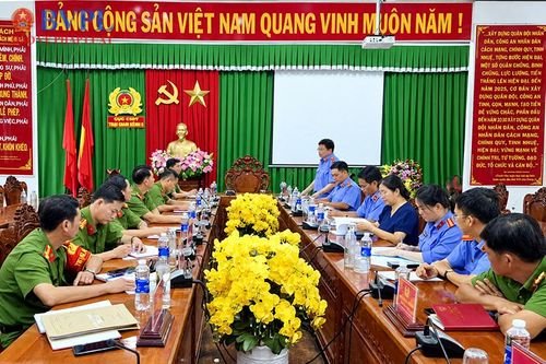 VKSND TP Cần Thơ trực tiếp kiểm sát việc thi hành án phạt tù tại Trại giam Kênh 5