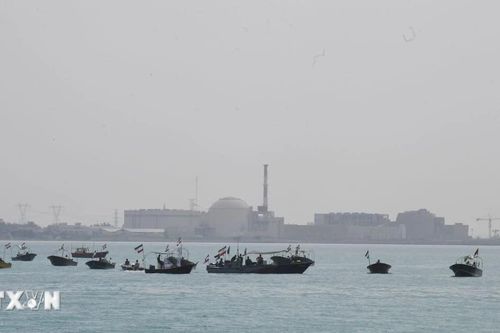 Mỹ, Iran xem xét một lộ trình từng bước nhằm mở lại eo biển Hormuz