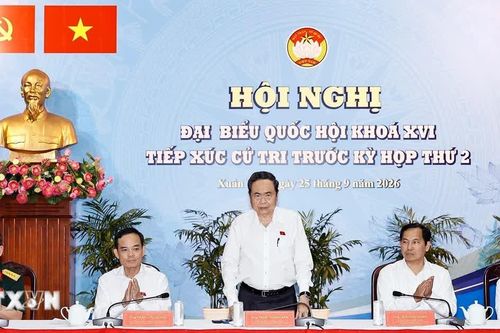 Chủ tịch Quốc hội Trần Thanh Mẫn tiếp xúc cử tri Thành phố Hồ Chí Minh