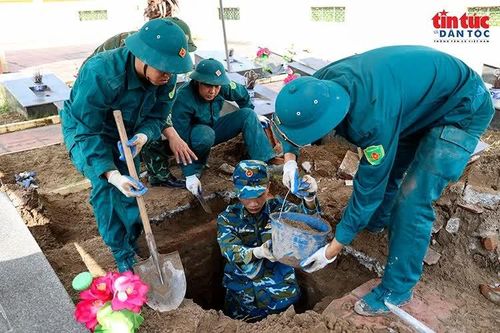Cán bộ, chiến sĩ Đông Anh nỗ lực xác định danh tính cho liệt sĩ