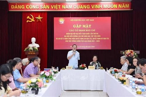 'Học không bao giờ cùng' hướng tới cộng đồng người Việt ở nước ngoài