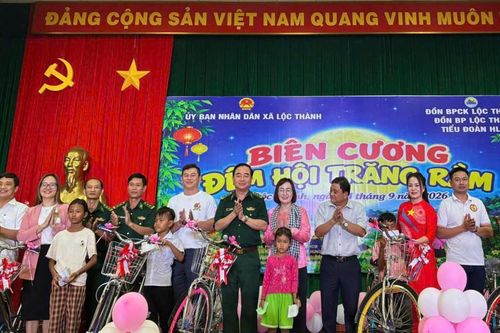 Thắp trọn niềm vui Trung thu cho trẻ em vùng biên