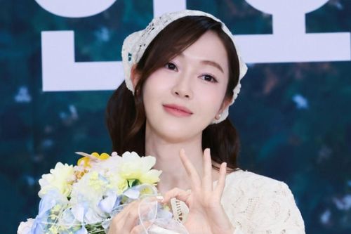 Jessica (SNSD) khoe diện mạo sau 10 năm solo, vẫn trẻ trung như thiếu nữ