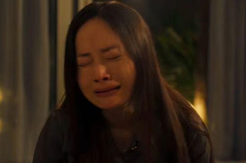 Diễn viên Lan Phương bật khóc vì con gái
