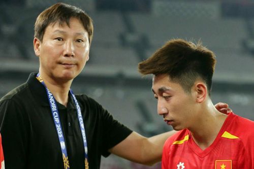 HLV Kim Sang Sik tuyên bố muốn có hành trình mới