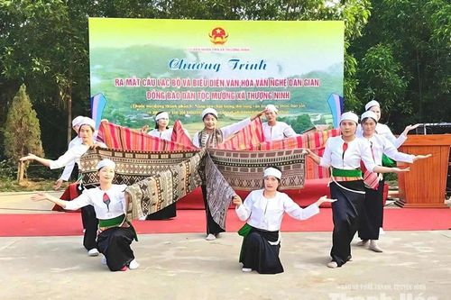 Giữ gìn bản sắc, xây dựng nếp sống văn minh