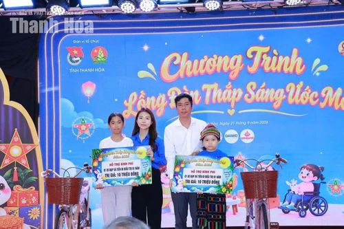 Trung thu đầm ấm bên trẻ em nghèo