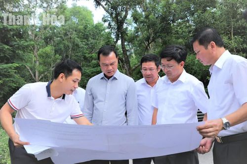 Chủ tịch UBND tỉnh Tô Anh Dũng kiểm tra, chỉ đạo công tác xây dựng cảnh quan, bảo vệ môi trường tại phường Sầm Sơn