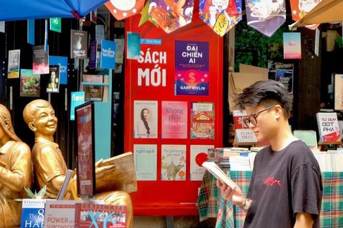 Giới trẻ đọc sách để 'ngắt kết nối' với mạng xã hội