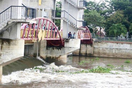 Mở cống Tha La - Trà Sư, mực nước nội đồng dự kiến tăng 0,5m