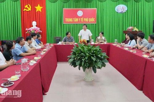 Đồng chí Đinh Văn Nơi yêu cầu xây dựng Quỹ cấp cứu bệnh nhi tại Phú Quốc