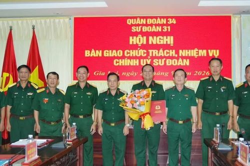 Đại tá Nguyễn Thế Hùng giữ chức Chính ủy Sư đoàn 31