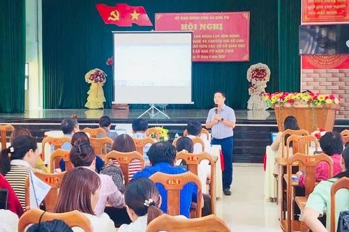 Nâng cao năng lực ứng dụng khoa học, công nghệ cho cán bộ quản lý, giáo viên