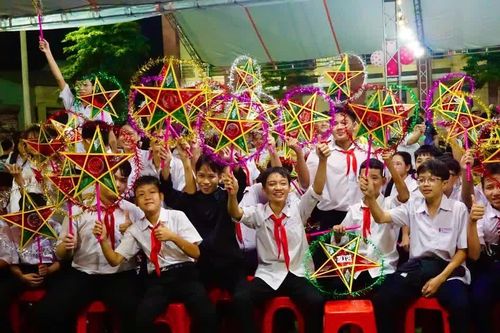 Tuổi trẻ Gia Lai mang Trung thu đến gần trẻ thơ