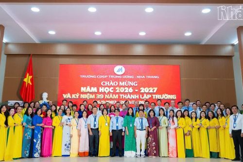 Trường Cao đẳng Sư phạm Trung ương - Nha Trang kỷ niệm 39 năm thành lập