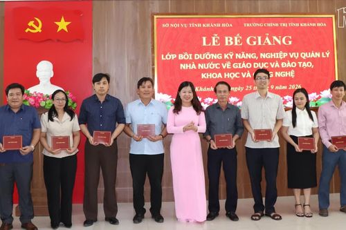 82 học viên hoàn thành chương trình bồi dưỡng về giáo dục, khoa học và công nghệ