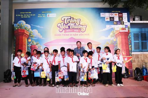 Bảo tàng tỉnh Khánh Hòa tổ chức chương trình Trung thu cho học sinh dân tộc thiểu số