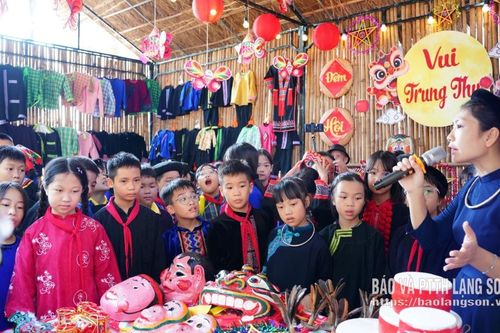 Mùa trăng xứ Lạng