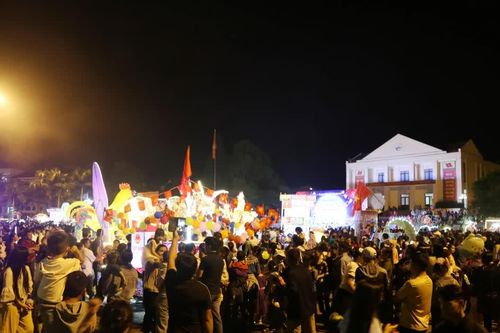 Biên cương vui hội Trăng rằm