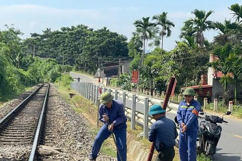 Xóa lối đi tự mở qua đường sắt: Vì an toàn của cộng đồng