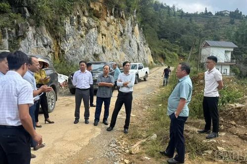 Tổ đại biểu số 12 HĐND tỉnh Lào Cai giám sát các công trình giao thông Bắc Hà - Si Ma Cai