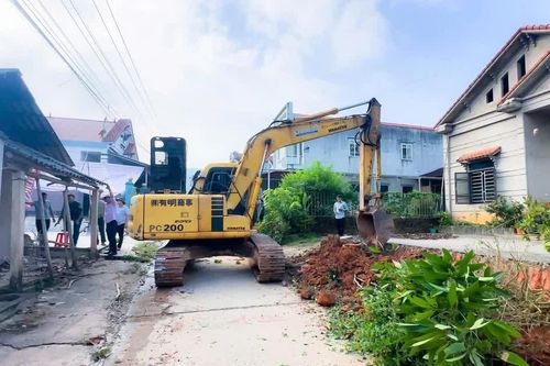 Hàng nghìn mét vuông đất được hiến, hàng rào lùi bước nhường chỗ cho đường giao thông