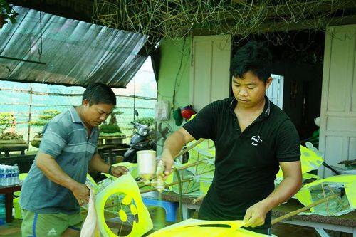 Những thanh kẽm hóa mùa trăng