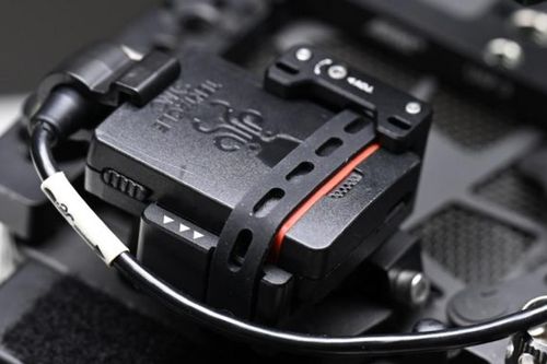 Đánh giá ngàm Bright Tangerine Universal Timecode Mount: Giải pháp kẹp thiết bị đa năng
