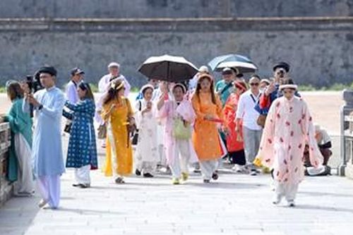 Huế cần khai thác tốt hơn nguồn lực văn hóa đặc thù