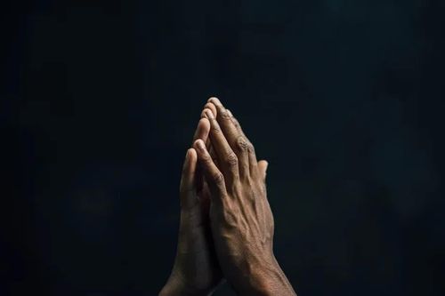 Cầu siêu người chết đã lâu, họ có lợi gì không?