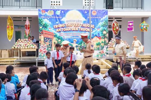 Khánh Hòa: Tuyên truyền ATGT qua chương trình 'Trung thu yêu thương - An toàn đến trường'