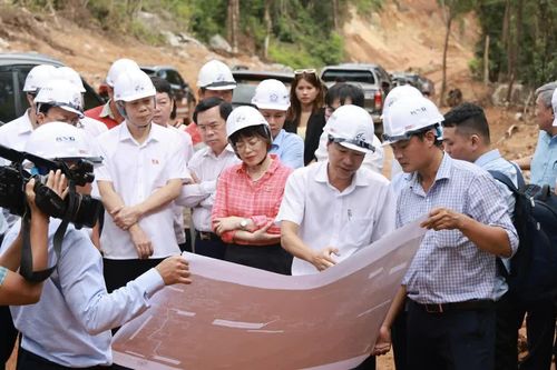 Khánh Hòa cần tập trung tháo gỡ vướng mắc dự án đường liên vùng