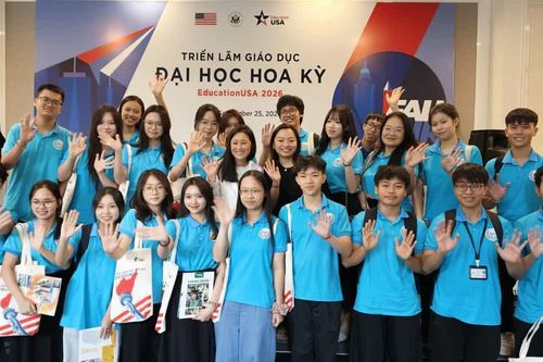 Hàng trăm bạn trẻ tham gia triển lãm giáo dục đại học Hoa Kỳ