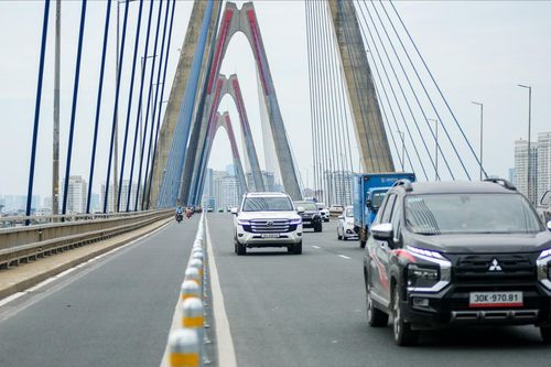 Hà Nội thí điểm giảm tốc độ, tăng khoảng cách an toàn trên cầu Nhật Tân