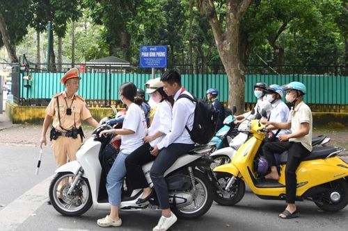 Nhiều học sinh vẫn vi phạm giao thông
